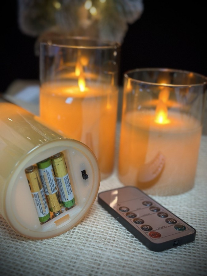 Светодиодные свечи в колбе "живое пламя" на батарейках набор 3 шт с пультом